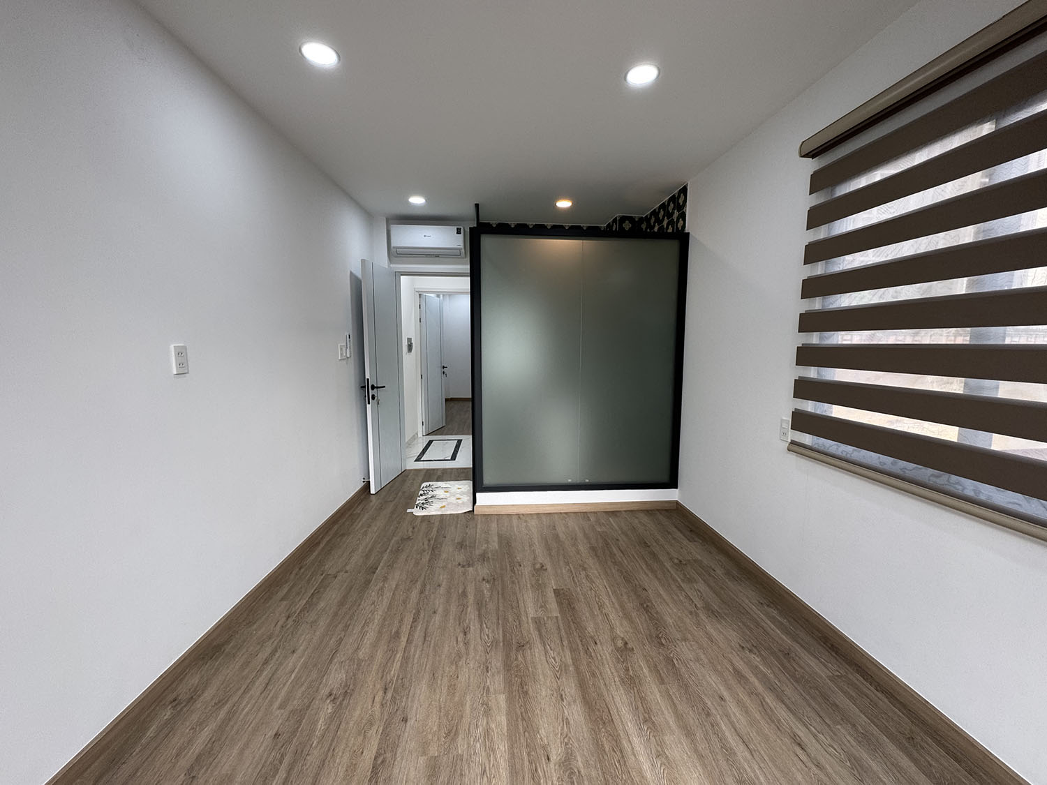 Tuyệt phẩm Nhà Phố 2 lầu full nội thất cao cấp hẻm 2 xe hơi 7 chỗ tránh nhau khu VIP Đặng Văn Ngữ